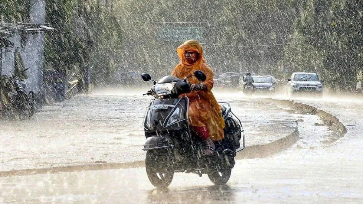 मौसम विभाग की माने तो अगले दो दिन प्रदेश के पूर्वी हिस्से में बारिश हो सकती है. (Kisan Tak) | Source: Abp News