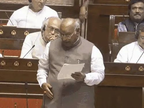 राज्यसभा में मनुस्मृति पर बयान के बाद मल्लिकार्जुन खरगे। | Source: Chrome