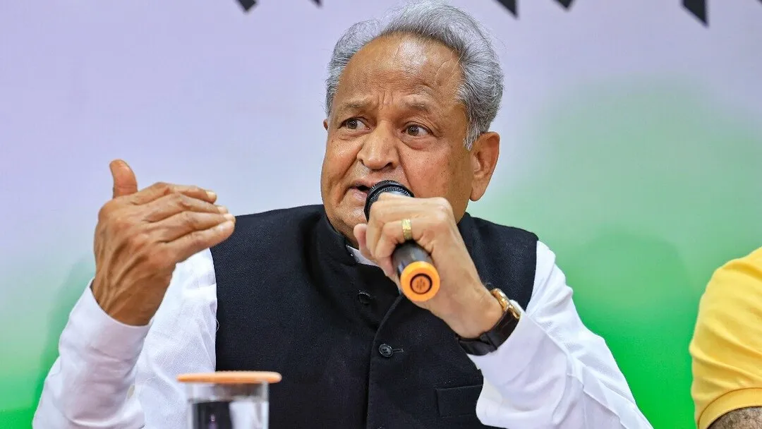 राजस्थान में अगली सरकार को लेकर बयान देते अशोक गहलोत। | Source: Chrome