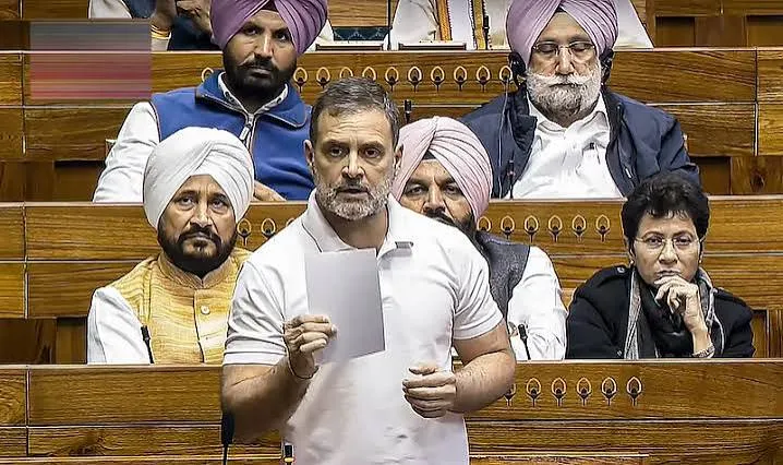 परिसीमन बिल और संसद गतिरोध पर चर्चा के दौरान राहुल गांधी। | Source: Chrome परिसीमन बिल और संसद गतिरोध पर चर्चा के दौरान राहुल गांधी। | Source: Chrome
