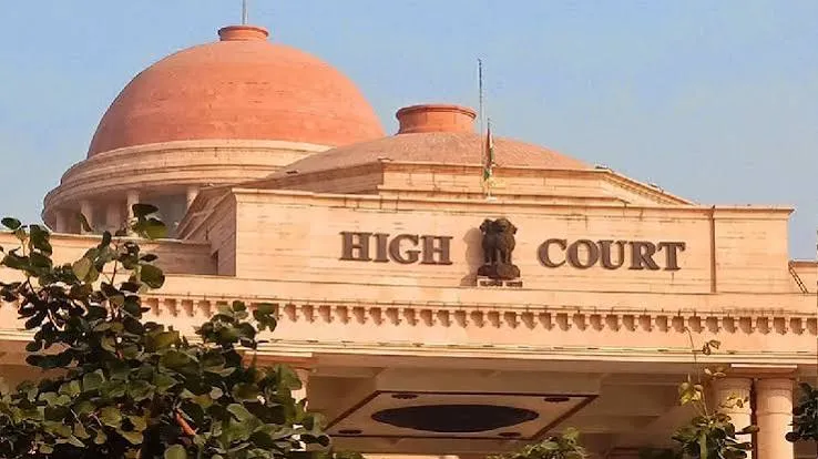 उत्तर प्रदेश में पंचायत चुनाव समय पर न होने के मामले पर इलाहाबाद हाई कोर्ट ने कड़ा रुख अपनाया है। अदालत ने चुनाव प्रक्रिया में हुई देरी पर चिंता जताते हुए राज्य सरकार से पूरा रिकॉर्ड तलब किया है। साथ | Source: Chrome