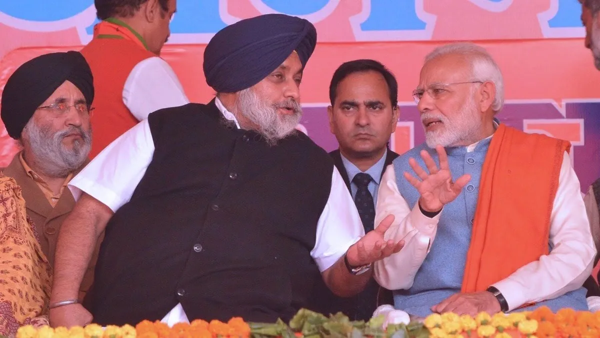 Punjab Politics: PM Modi से सुखबीर बादल की मुलाकात ने बढ़ाई हलचल, क्या फिर साथ आएंगे BJP और Akali Dal? | Source: Aaj Tak.com