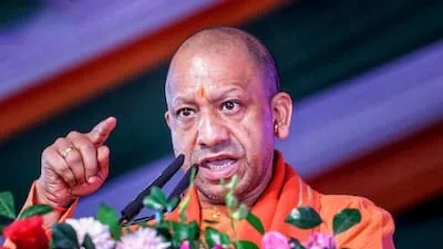 CM Yogi Adityanath On SP:'चाचा-भतीजे की जोड़ी' कहकर CM Yogi ने आखिर किस पर साधा निशाना? SP पर लगाए वसूली, परिवारवाद और गुंडाराज के बड़े आरोप | Source: NDTV.com