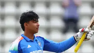 Vaibhav Sooryavanshi: T20 के बाद अब टेस्ट की तैयारी? नेट्स में दिखा जबरदस्त डिफेंस, वीडियो हुआ वायरल ! | Source: Abp news.com