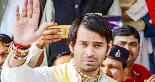 अनुष्का यादव के बयान के बाद तेज प्रताप का तीखा पलटवार, बोले- ‘गंदी नाली के कीड़ों पर ध्यान देना मेरी शान के खिलाफ’